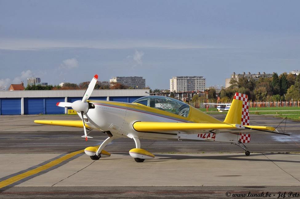 Extra 300L N2XA